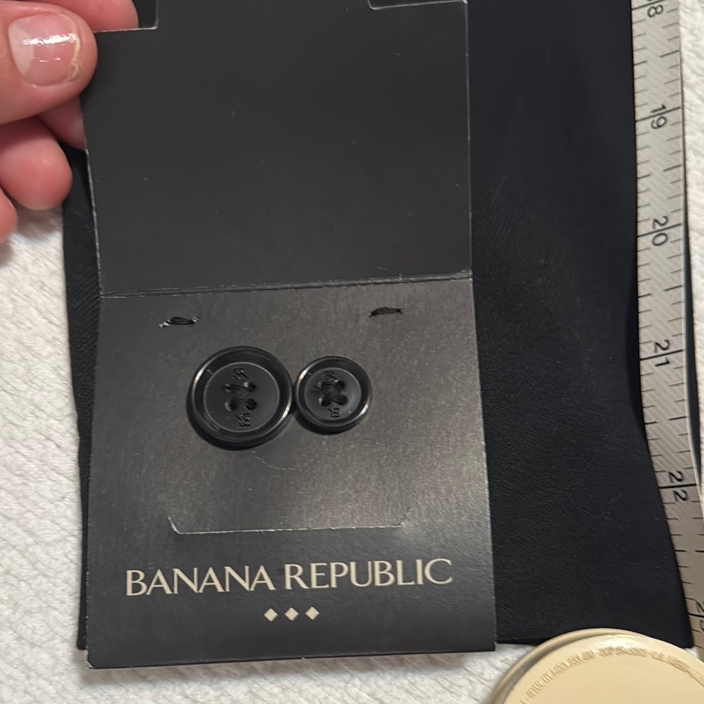 Banana Republic- CLASSIC SUIT BLAZER/Wms size: 4/ Black/ Semi-fitted/ NEW w/ tag - Picture 7 of 15